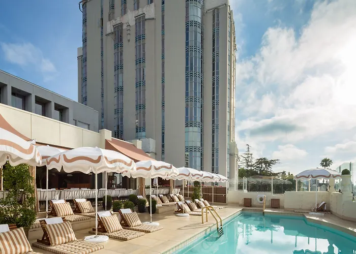 Sunset Tower Hotel